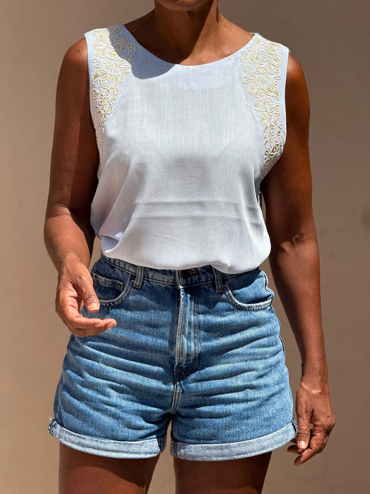 Regata Feminina Bordada Viscose Linho | Dona Mon